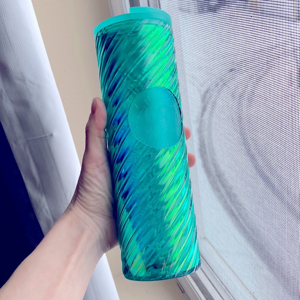 NWT STARBUCKS 2022 Holiday 16 oz Cold Cup Tumbler